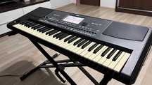Vând Korg PA 600