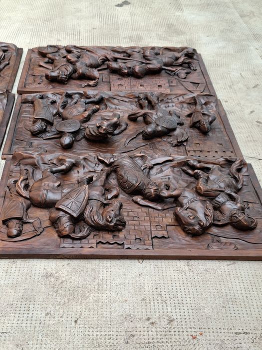 Tablou vechi, sculptura în lemn