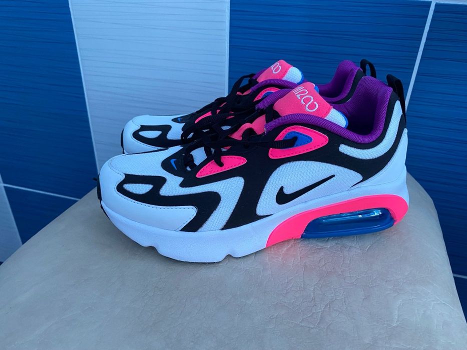 Adidași Nike Air 200