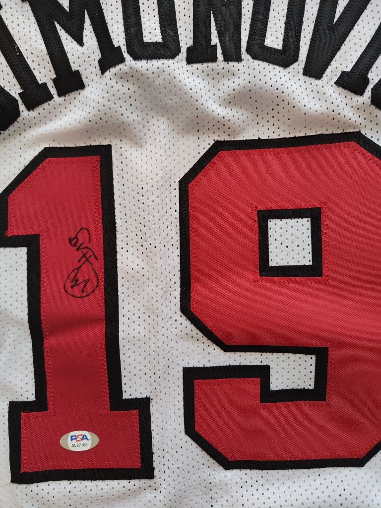 Марко Симонович Chicago Bulls - потник - с автограф и PSA автентичност