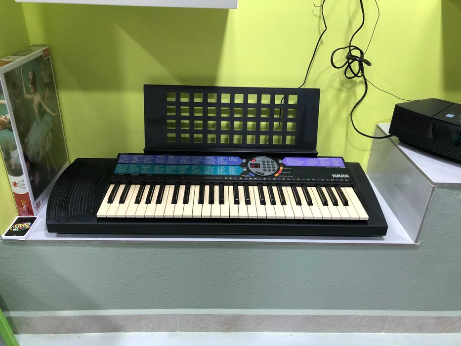 Електронна клавиатура Yamaha PSR-3