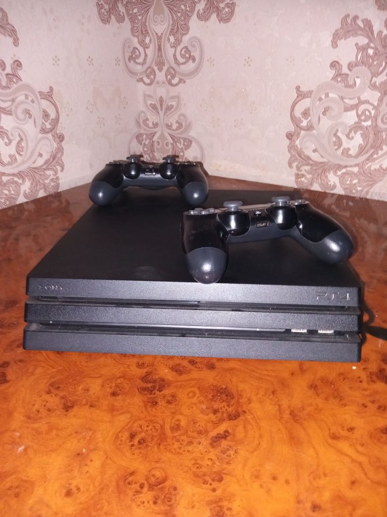 Plastation 4 pro 1tb