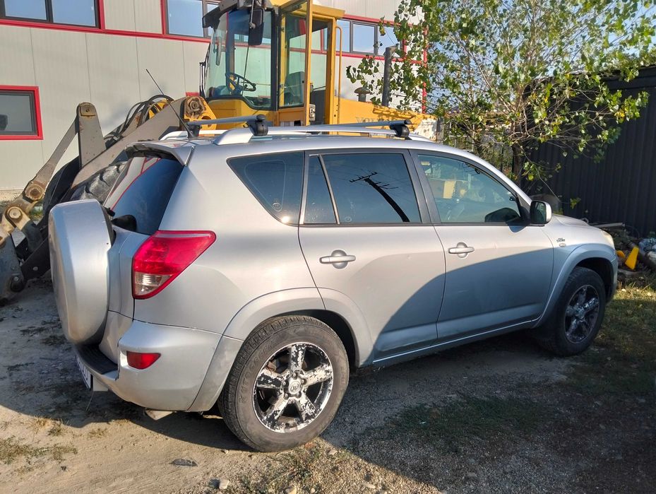 Auto toiota rav 4