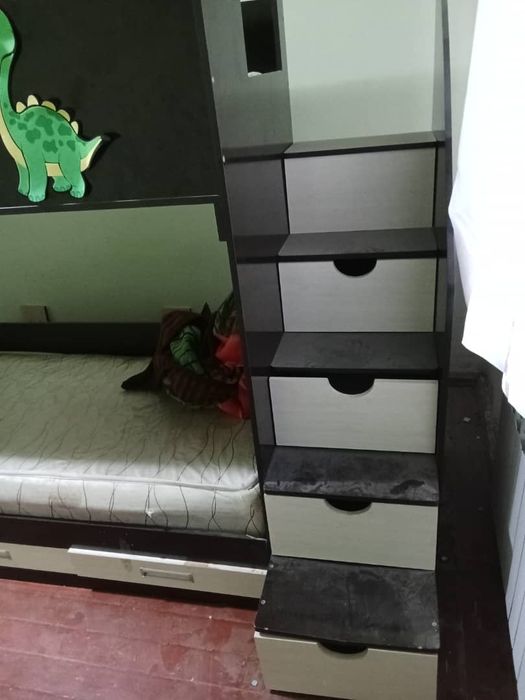 Продам двухъярусную кровать