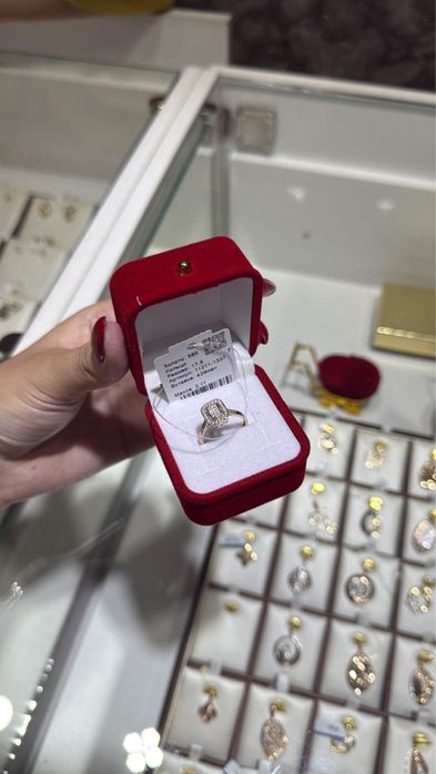 Кольцо золотая продается