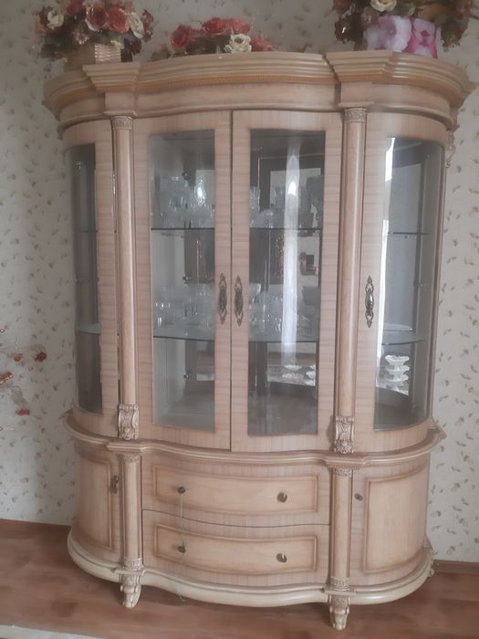 Сервант 2 бирге сатылады