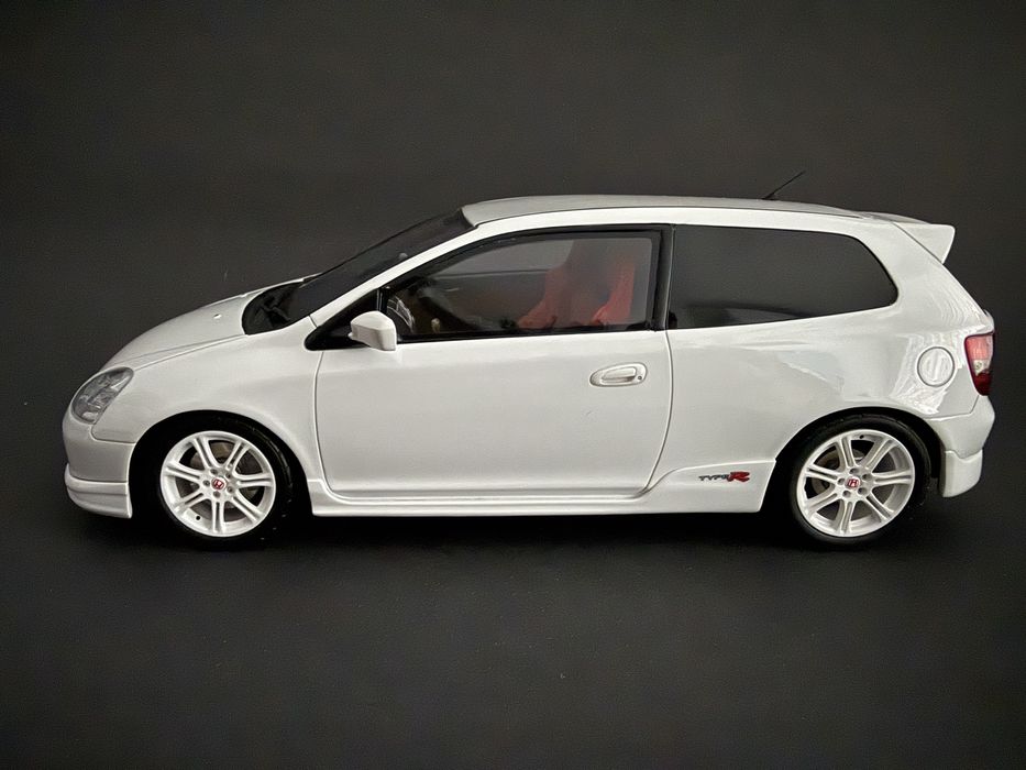 Macheta Honda Civic Type-R 1/18 OTTO