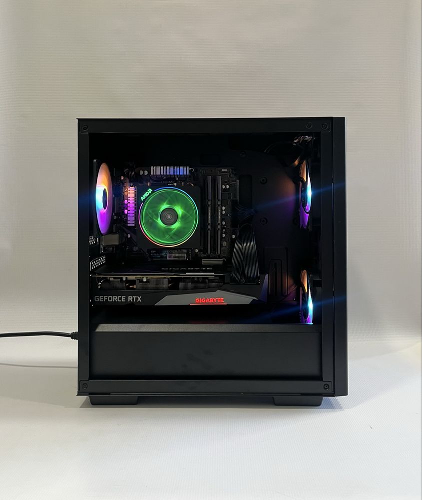 Геймърски компютър AMD Ryzen 5 5600, RTX 3070 8GB, 16GB ram