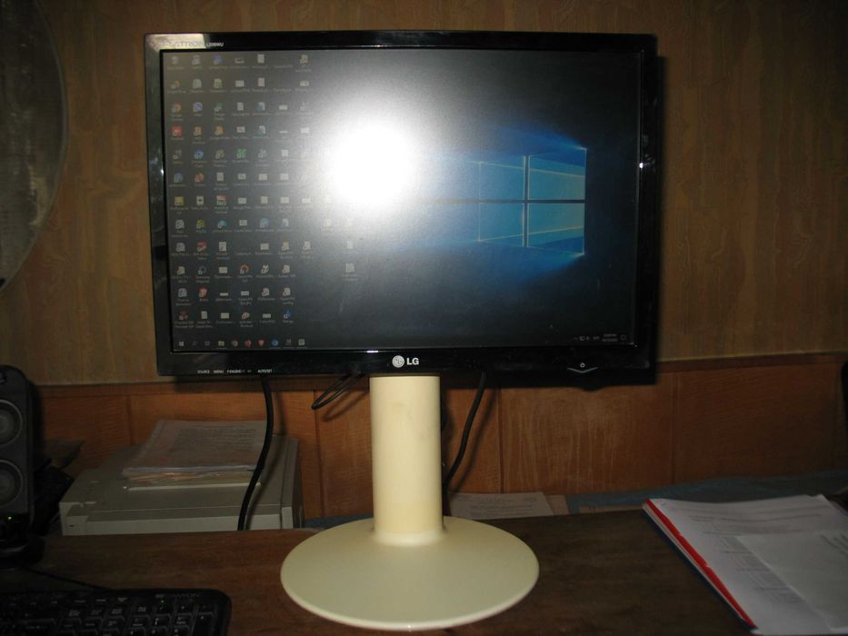 HP LaserJet 6P (нова глава) + монитор LG Flatron L206WU – 40 лв