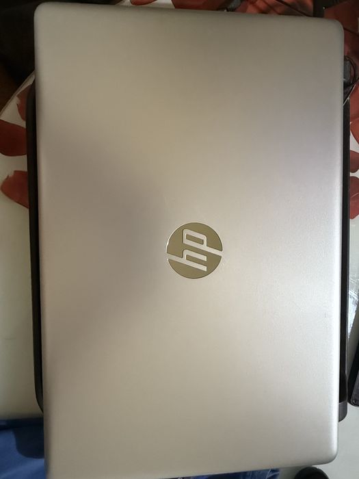 Laptop HP 15-db1026nq AMD Ryzen 5 3500U AMD Radeon Vega 8