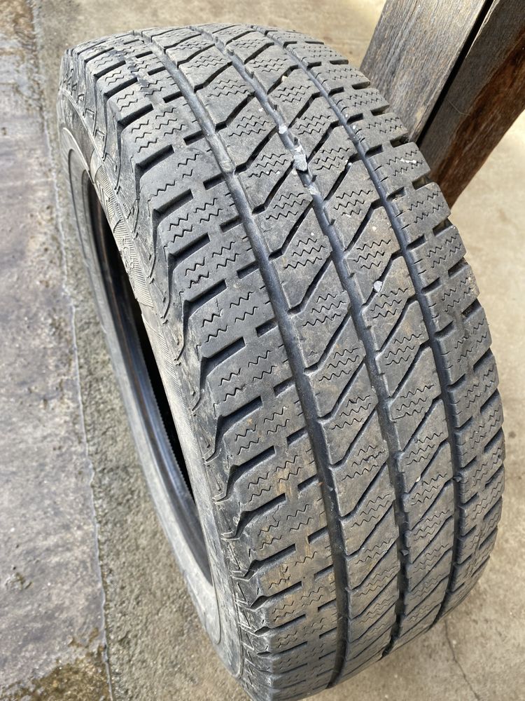 De vanzare cauciucuri wiking  215 65 16 c
