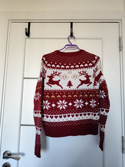 Нов коледен пуловер