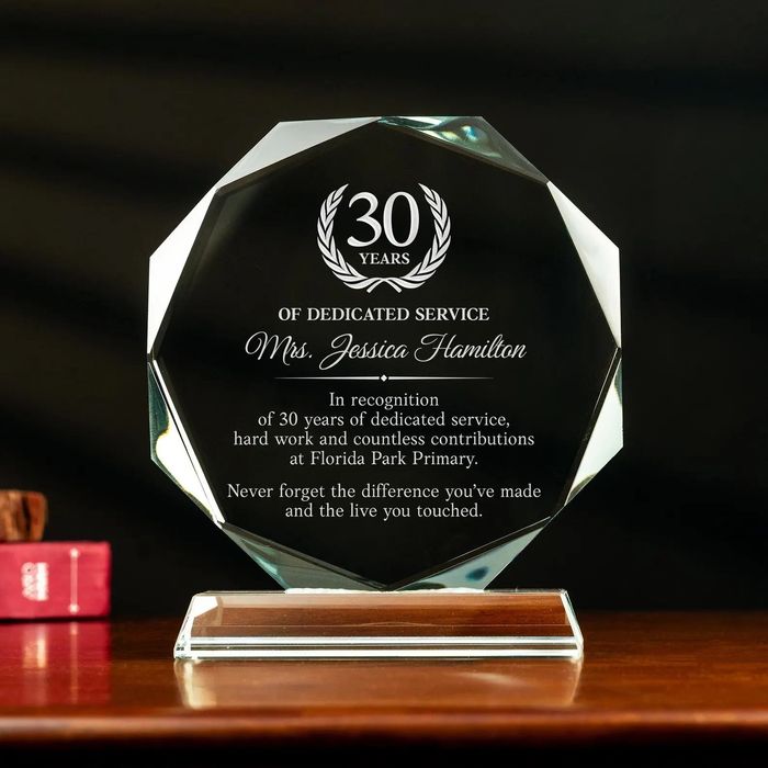 Кристален октагон, стъклен плакет.