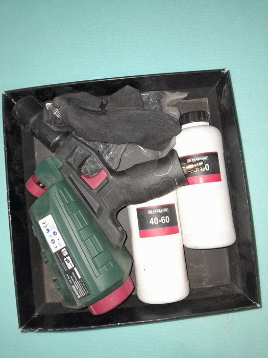 Vand pistol de sablat cu tot cu accesori si nisip