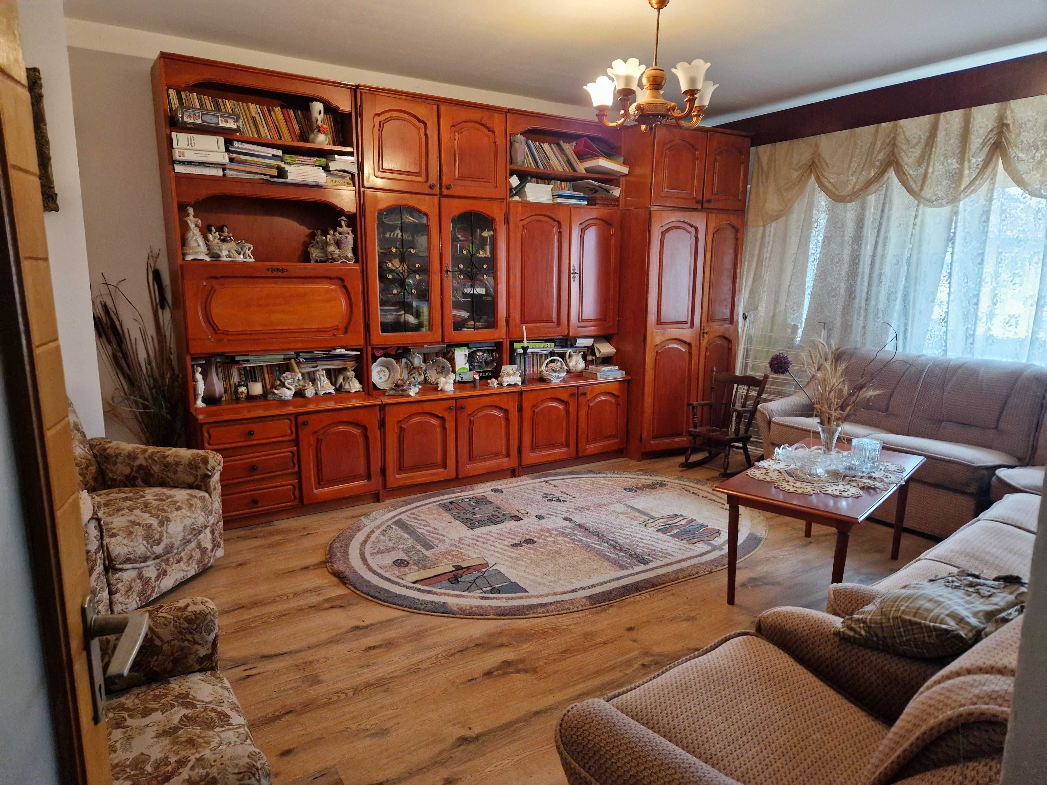 Apartament 3 camere, Carpati 2