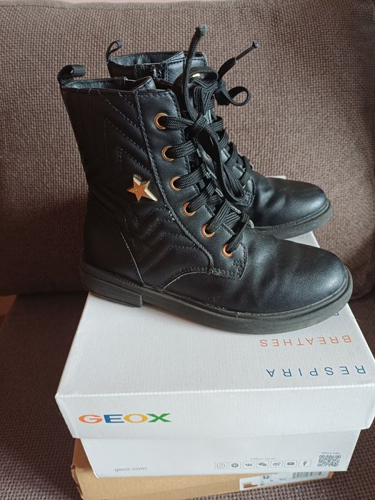 Ботички UGG, размер 30- почти като нови