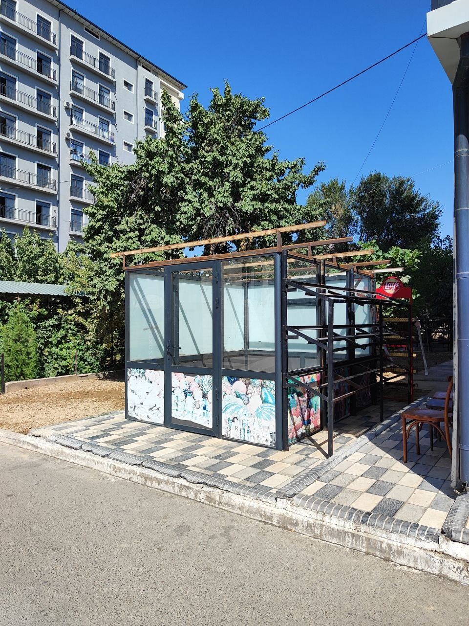Butka sotiladi 2.5metr enga 3 metr uzunligi