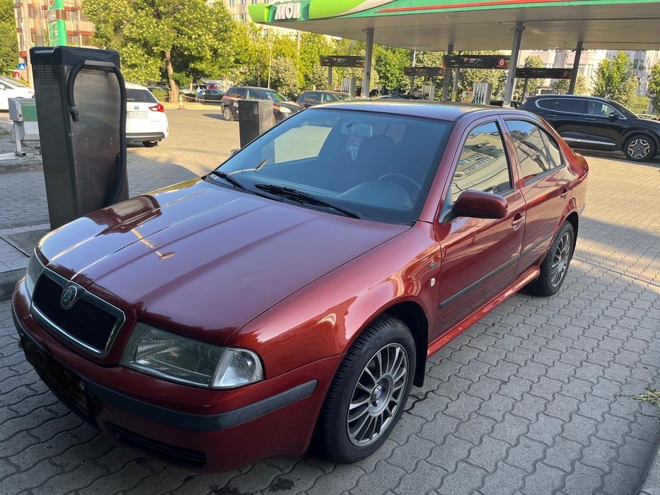 Vând/dezmembrez Skoda Octavia1,4x4,turbo,1,8 benzină, motor stricat