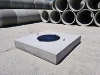 Capace din beton armat cu usa