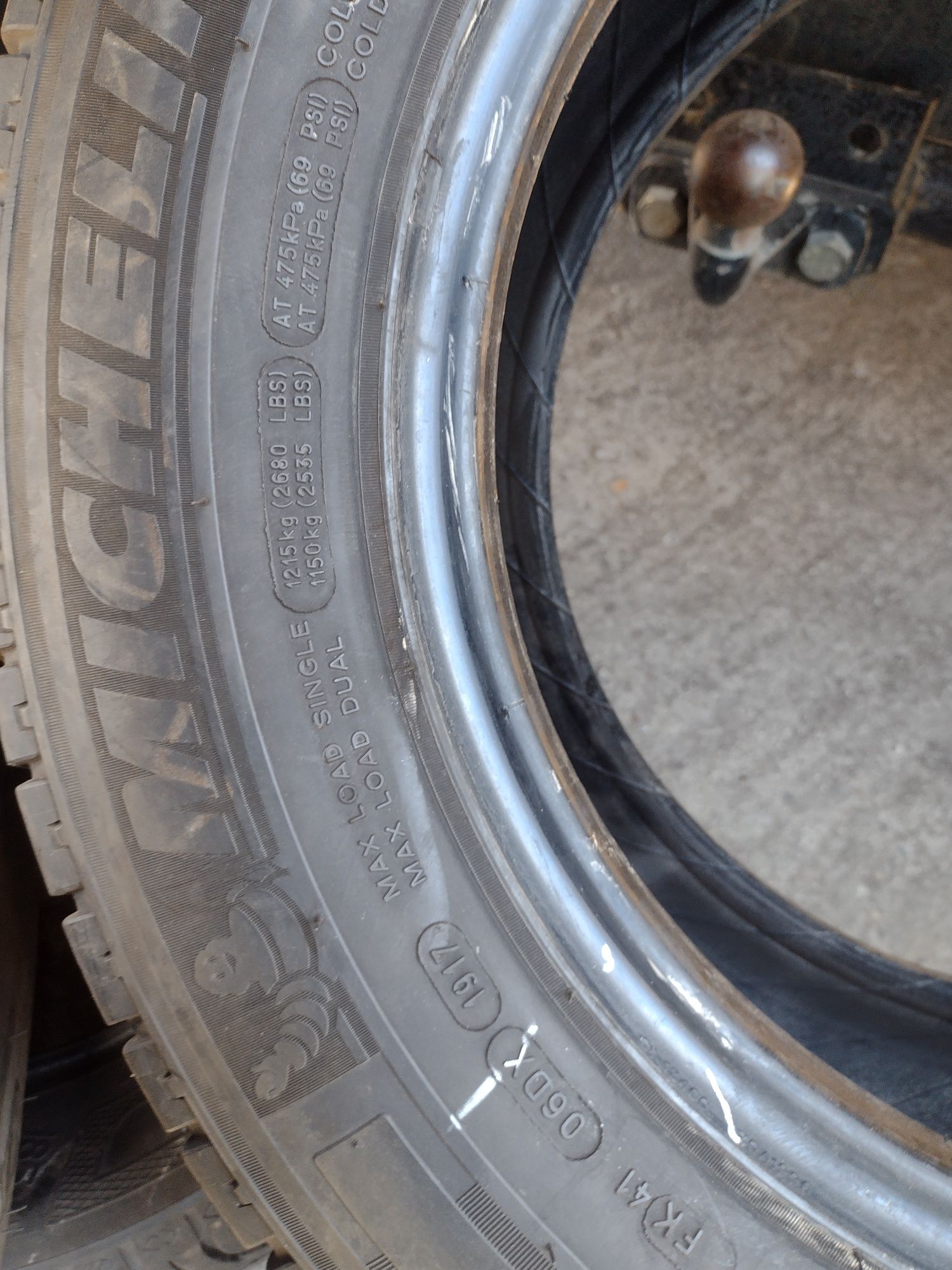 Michelin Agilis 2бр.235/65/16С дот1917