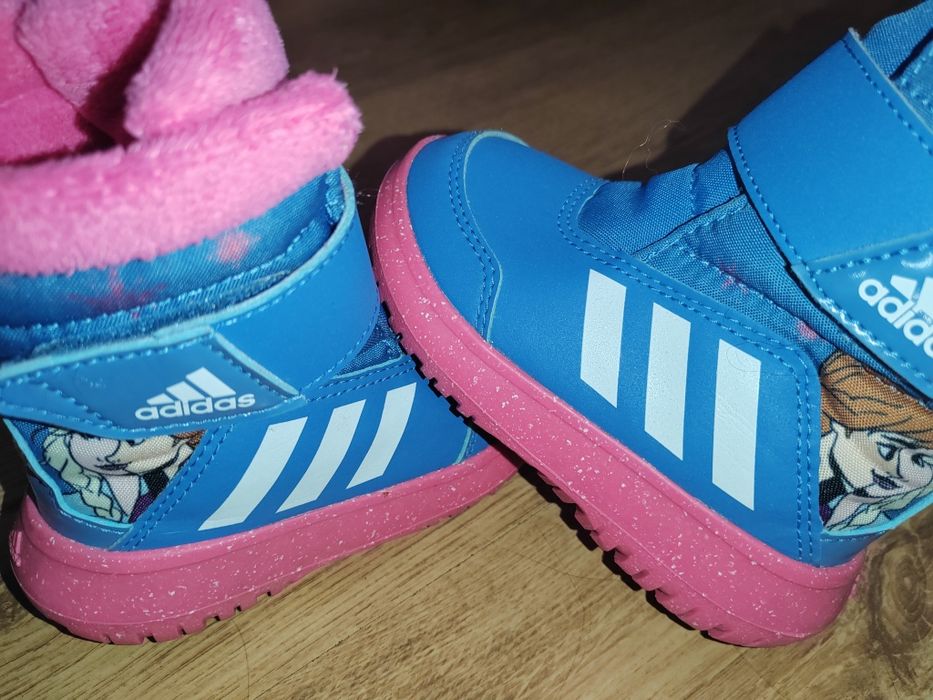 Ботуши апрески adidas 22 номер с елза и ана frozen