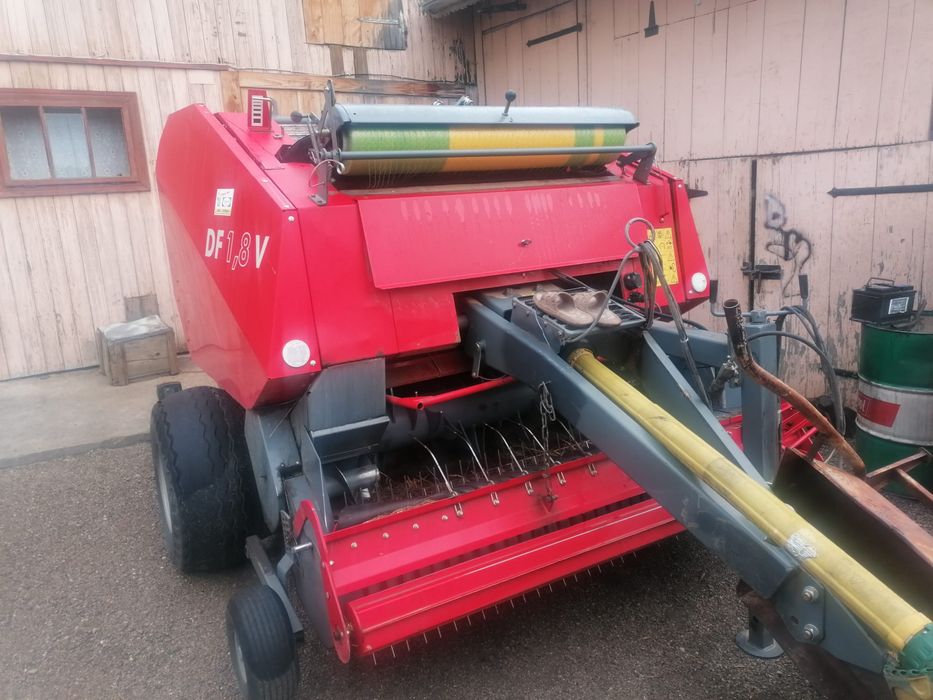 Balotiera Rotunda Deutz Fahr 1,8V