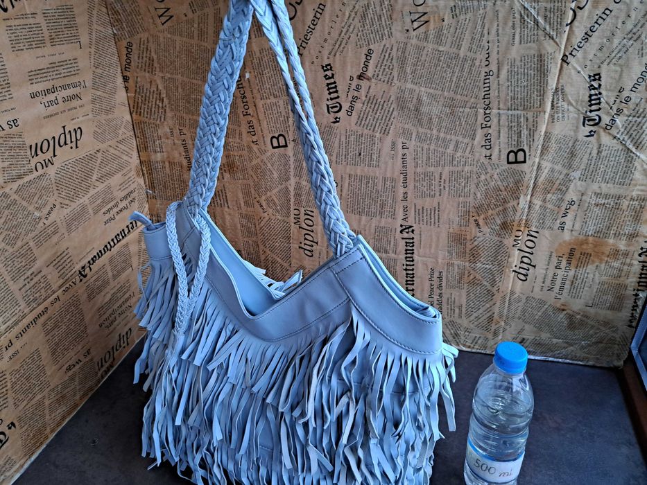 дамска чанта,като Нова.светло синя чанта с ресни,торба-естествена кожа