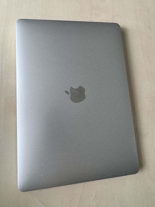 Macbook pro 13 Touchbar si Touch ID