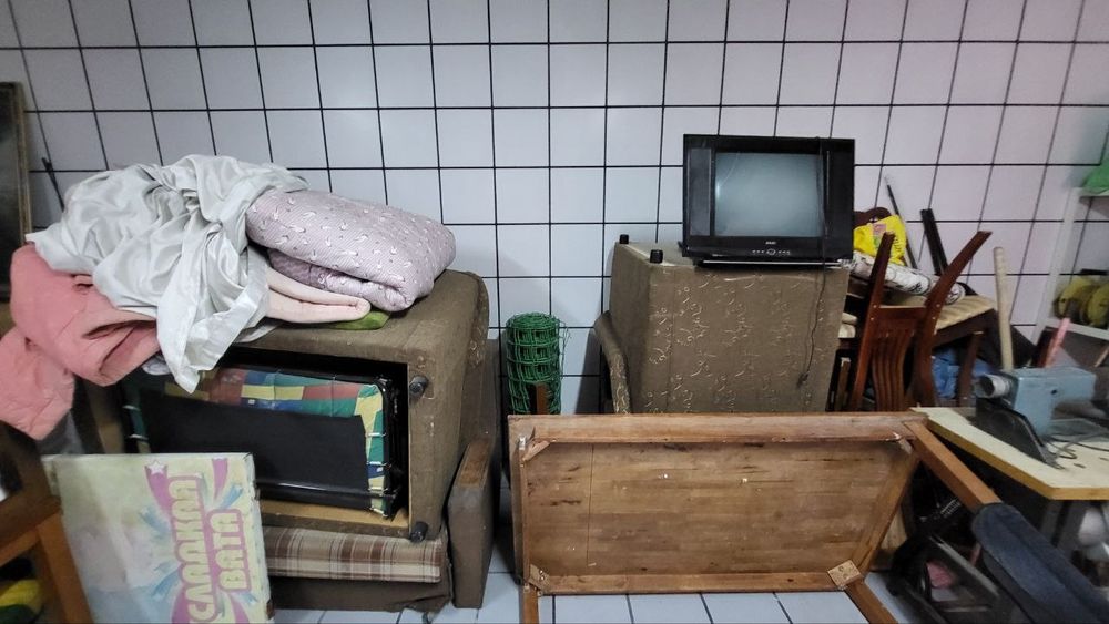 Срочно продаю кресло и диван