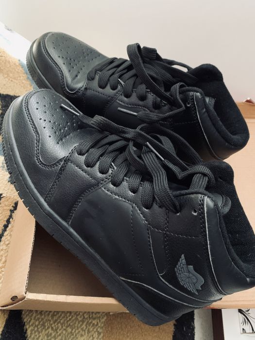 adidași înalți ‼️‼️