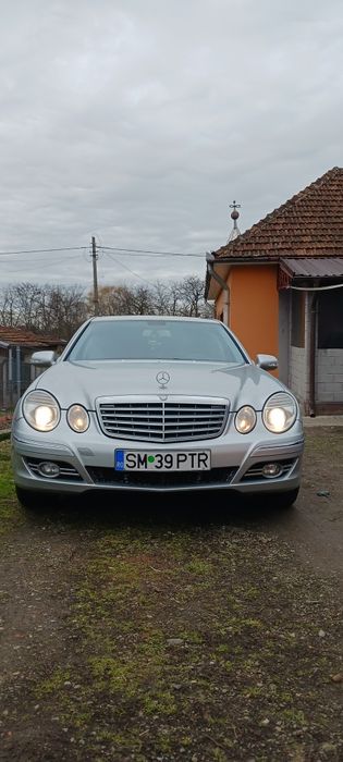 Mercedes-benz w211 E class