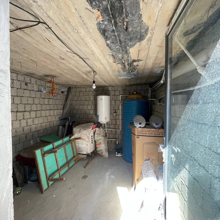 Куктеракдан утганда Қайнамада 1.5 сотиг 3 хона сотилади 47.000 булиши