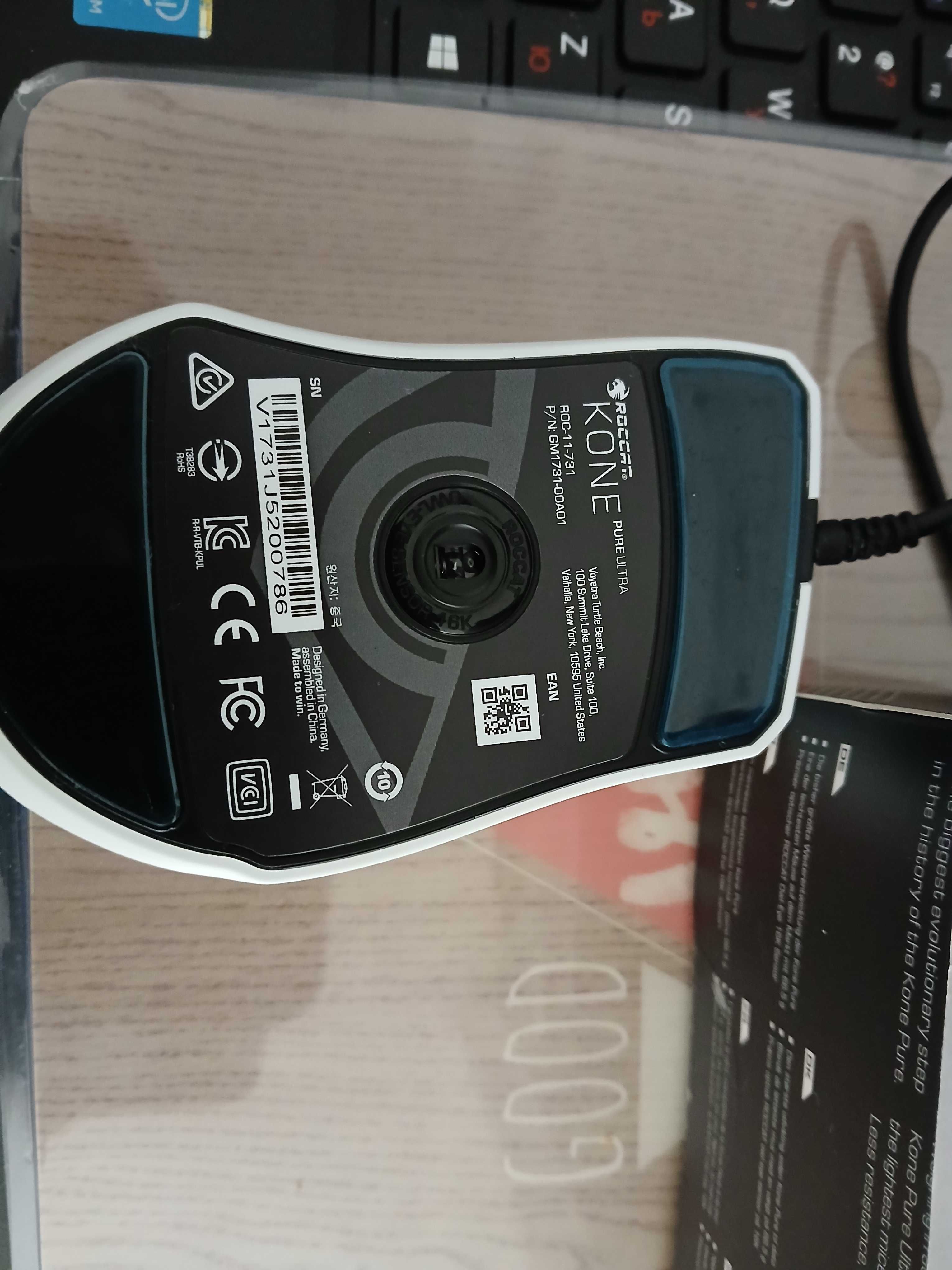 Професионална гейминг мишка Roccat Kone Pure Ultra, Ултралека , Бяла