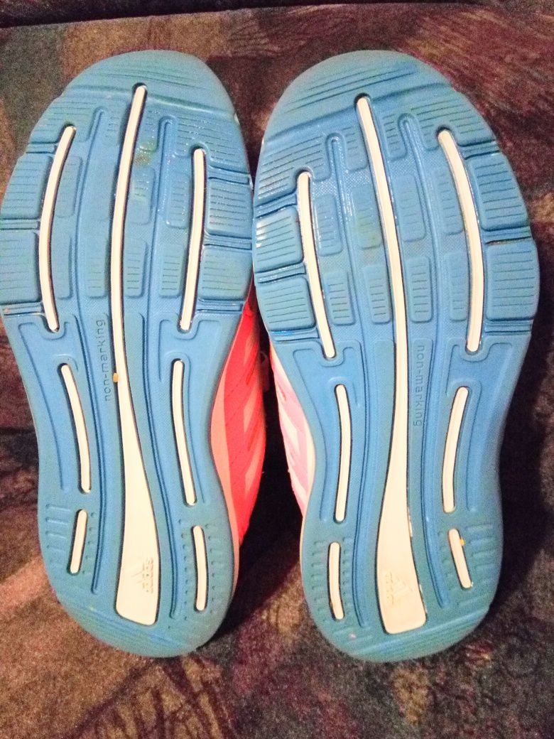 Pantofi sport ,,Adidas - Ortholite" culoare roz neon, mărimea 34