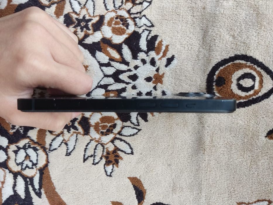 Айфон  13 ак 96 память 128 гб  Документы есть зарядки нету