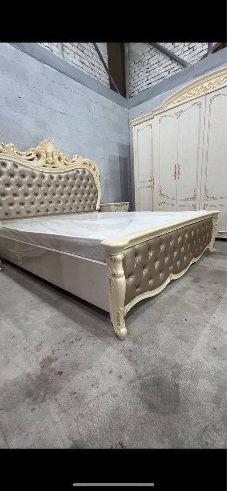 Spalni mebel.