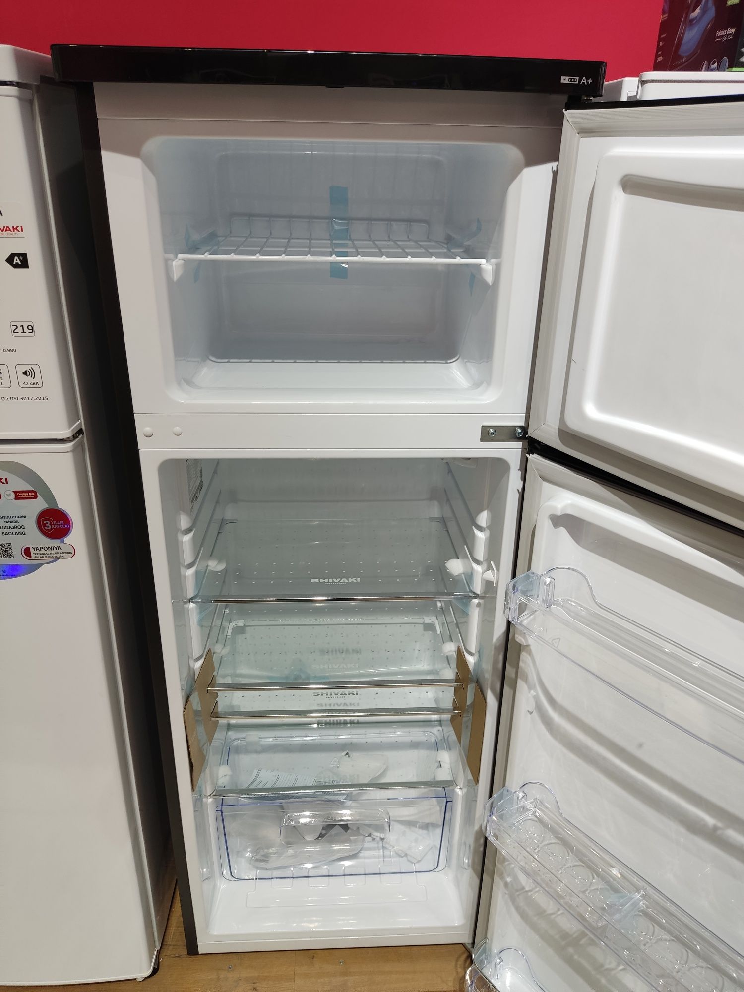Холодильник Shivaki HD276FN черный матовый