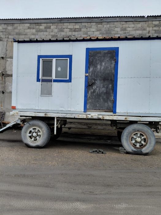 Вагончик на колесах с прицепом