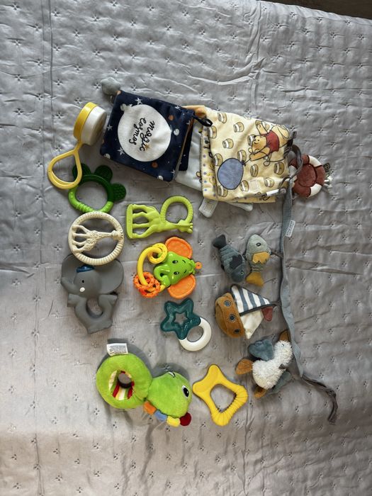 Jucarii senzoriale si de dentitie pentru bebelusi