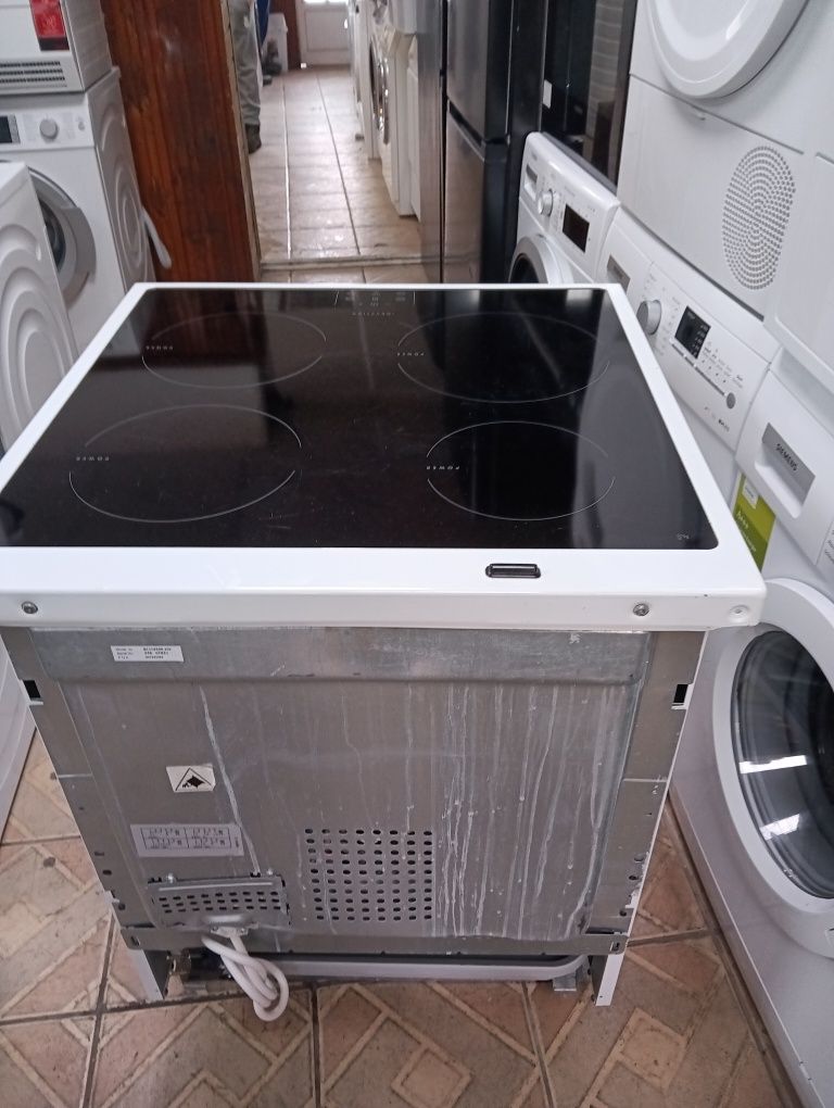 Свободно стояща печка с индукционни котлони VOSS  Electrolux Гаранция