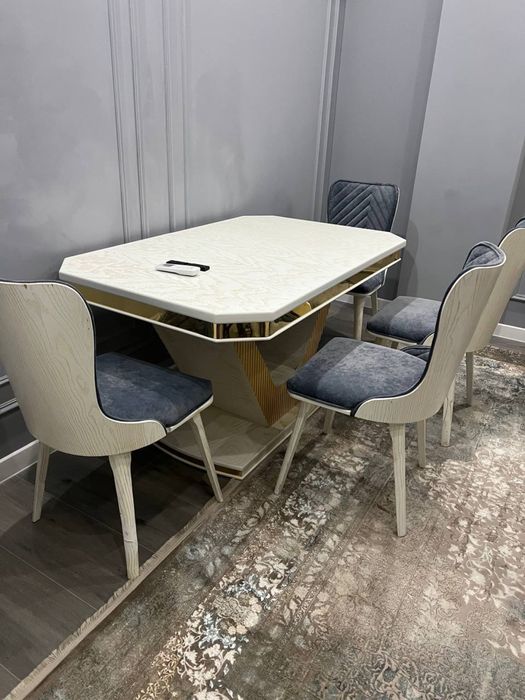 Продается стол и 6 стульев