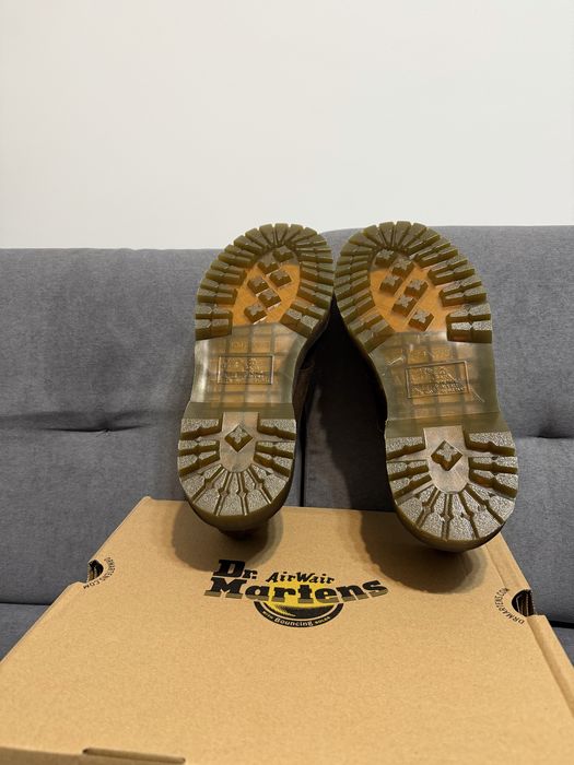 Dr Martens noi in cutie
