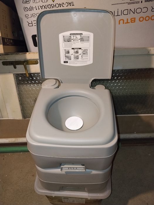 Toaleta ecologica portabila