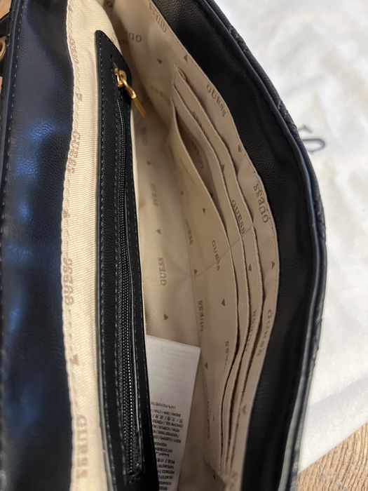 Geanta Guess de umar