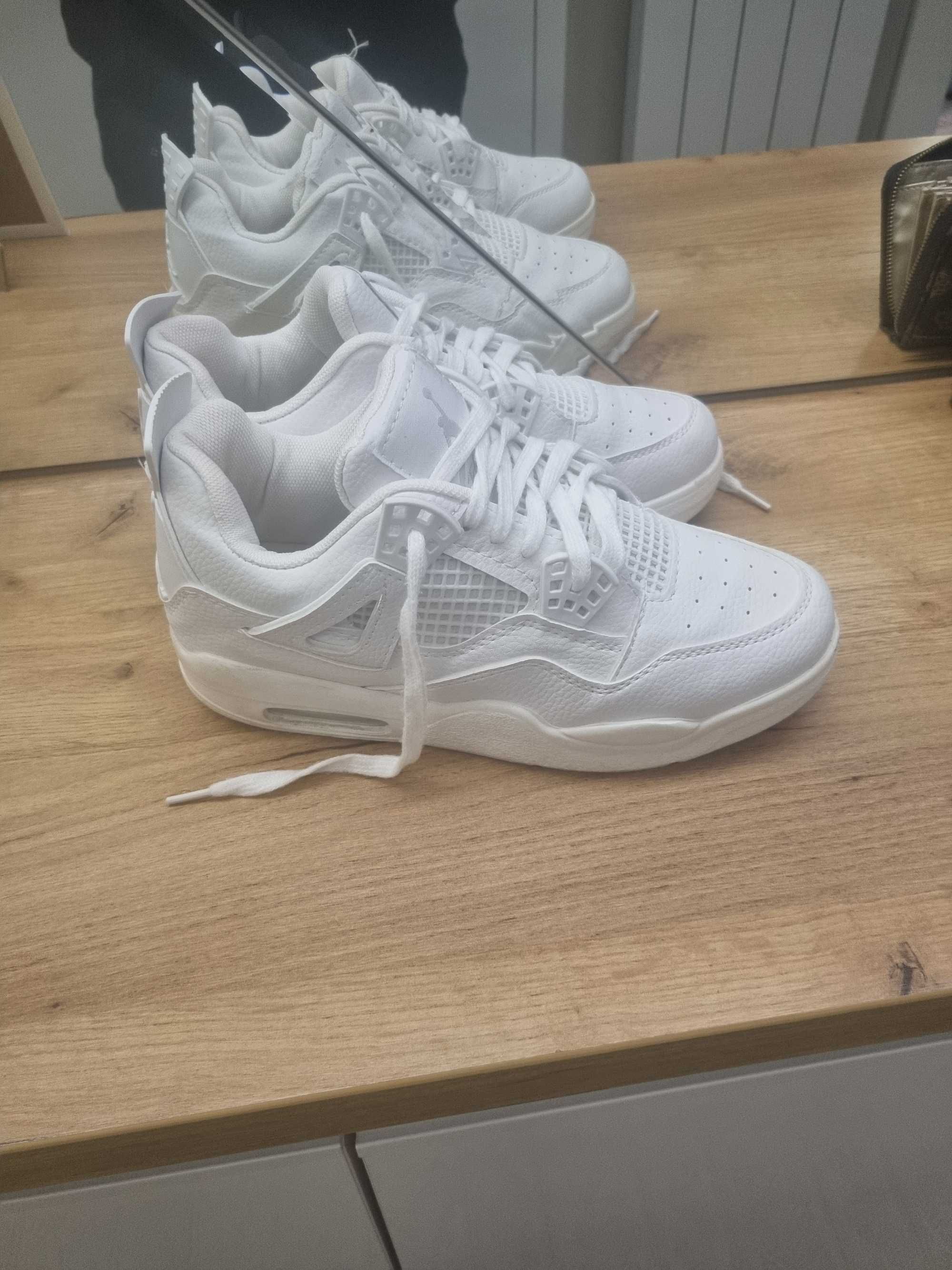 Nike Jordan 4,номер 40