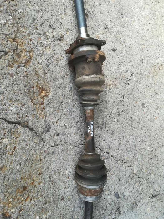 Nissan Navara Нисан Навара предени полуоски лява дясна полуоска