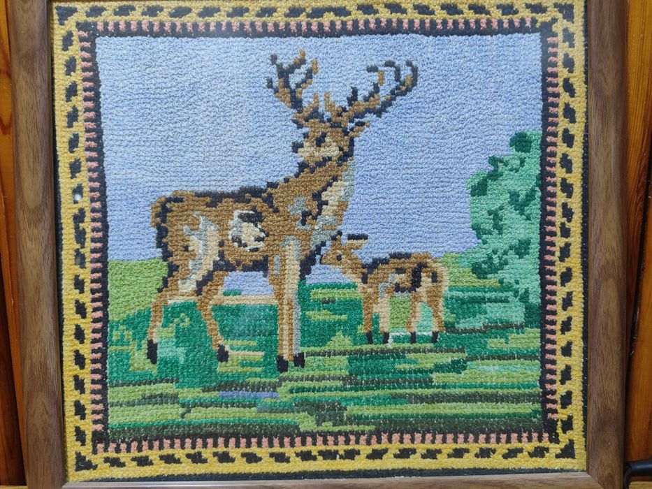 Вышивка- картина Олени