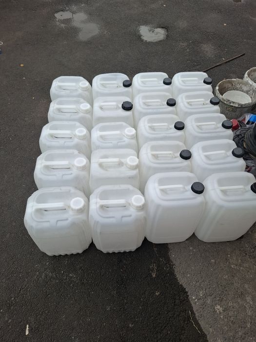 Продам конистры из под бензина