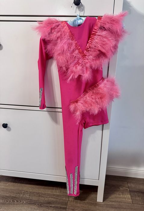 Costum dans - marime 8 ani