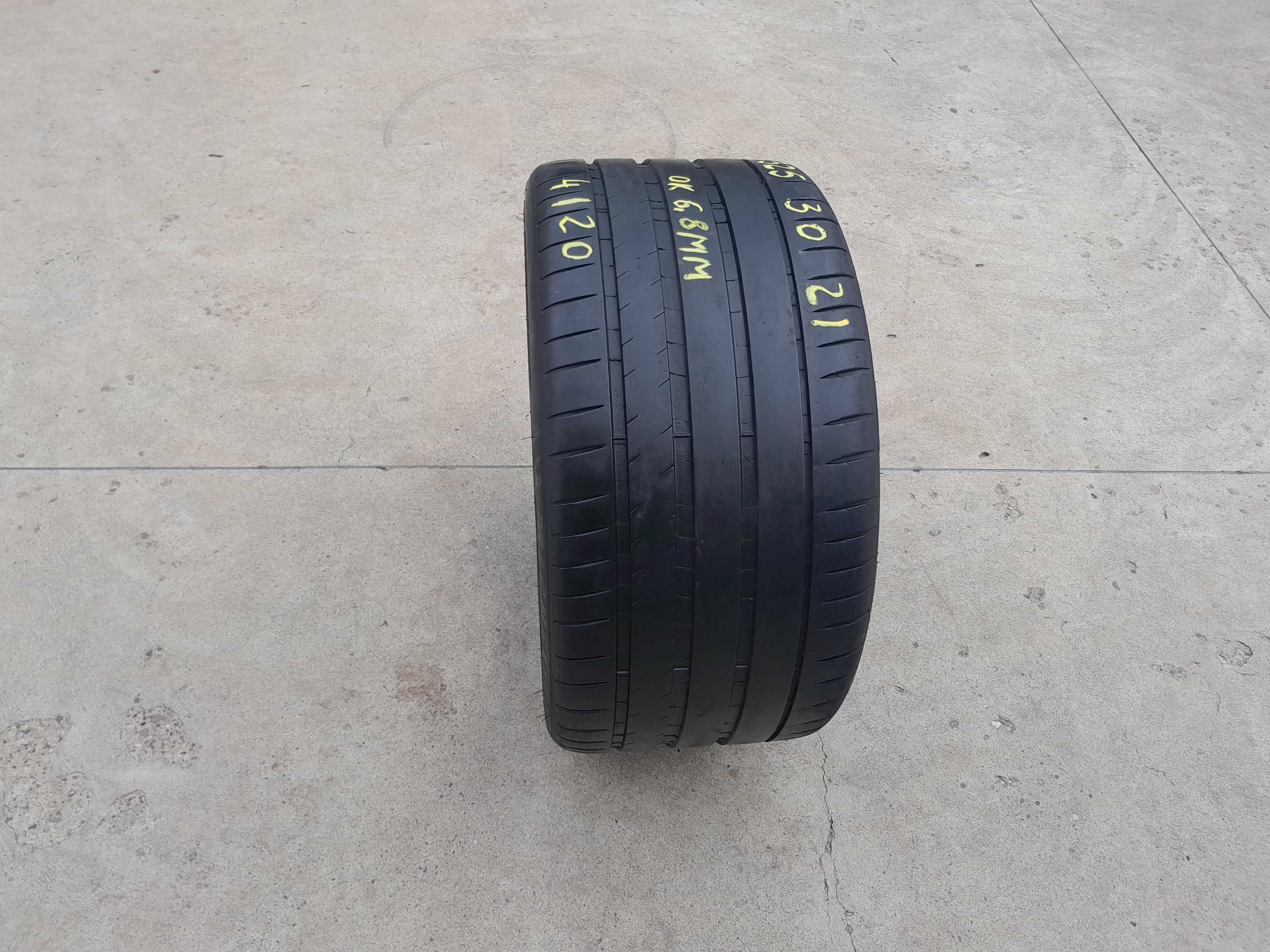 O anvelopa de vara 325 30 21 michelin pilot sport 4S 6,8 mm dot 4120